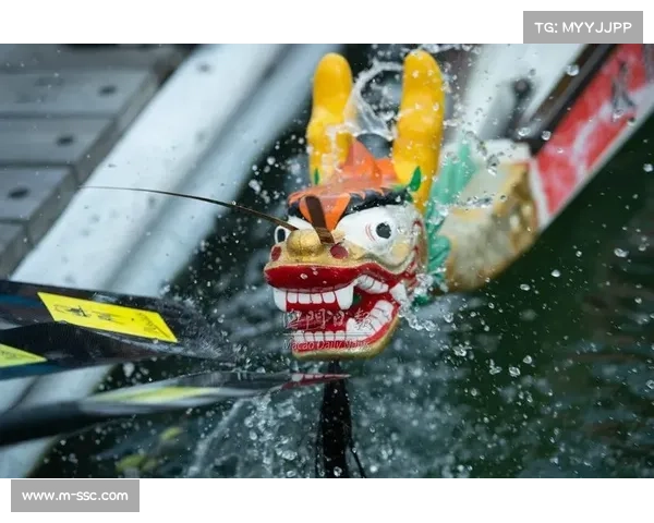 环澳第二赛段Cundlee Creek绕圈,Corksrew爬坡观赛氛围热烈 环澳第二赛段Cundlee Creek绕圈,Corksrew爬坡观赛氛围热烈