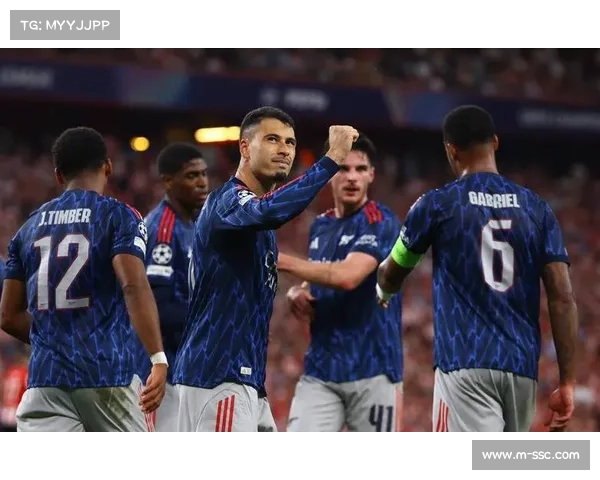 马丁内利替补建功，阿森纳锁定胜局后庆祝